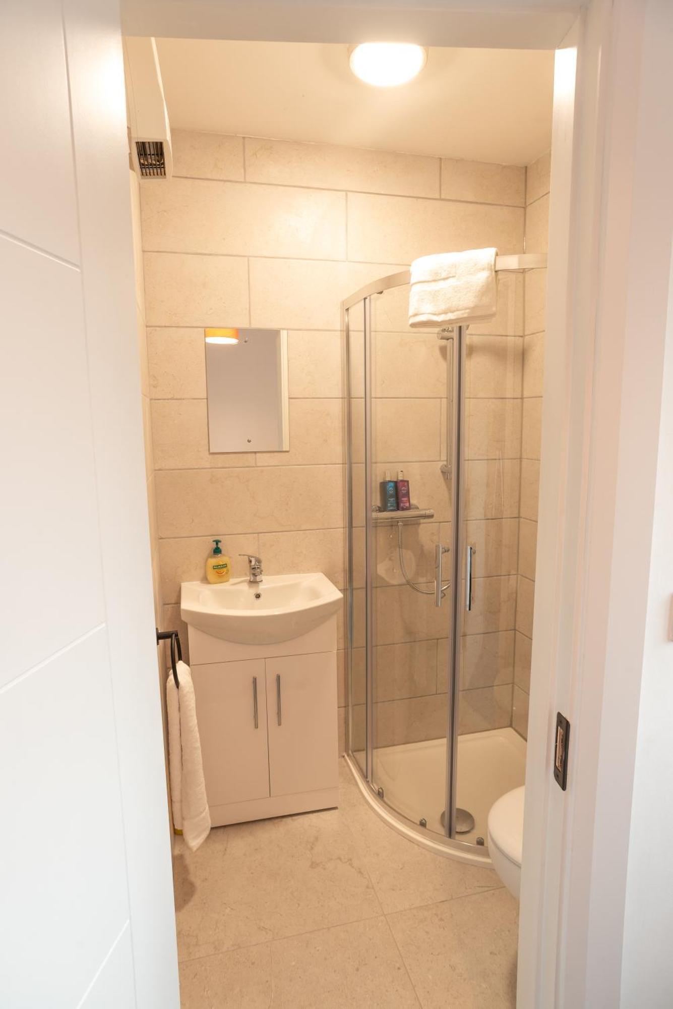 Hotel Westwood Court à Galway Extérieur photo