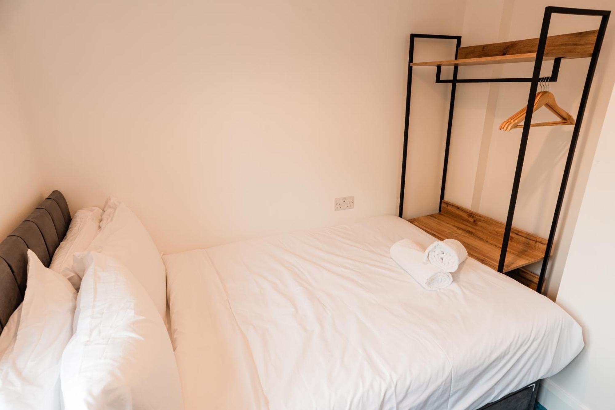 Hotel Westwood Court à Galway Extérieur photo