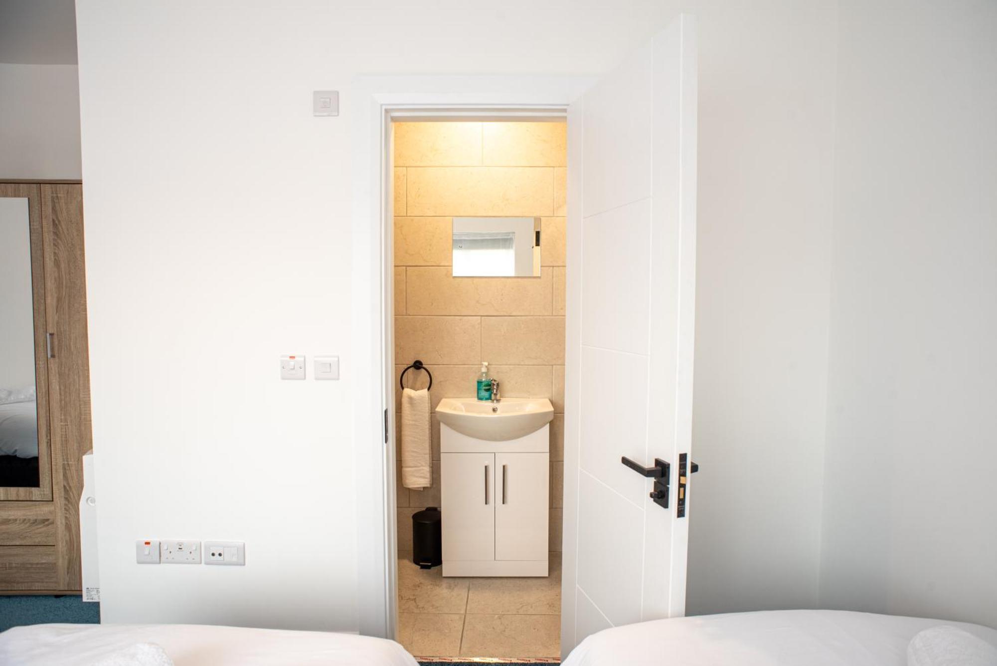 Hotel Westwood Court à Galway Extérieur photo