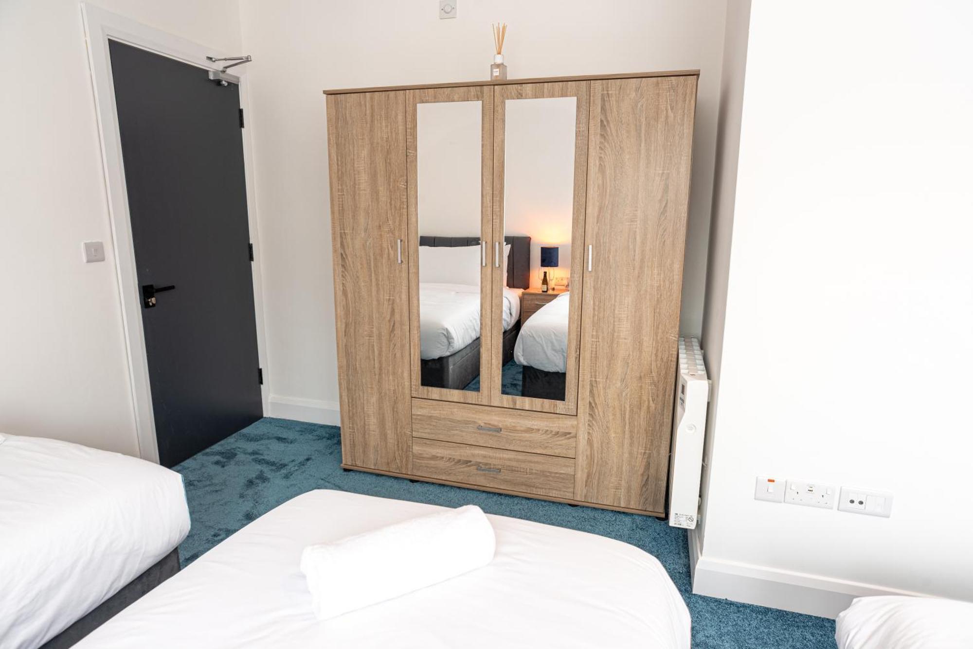 Hotel Westwood Court à Galway Extérieur photo