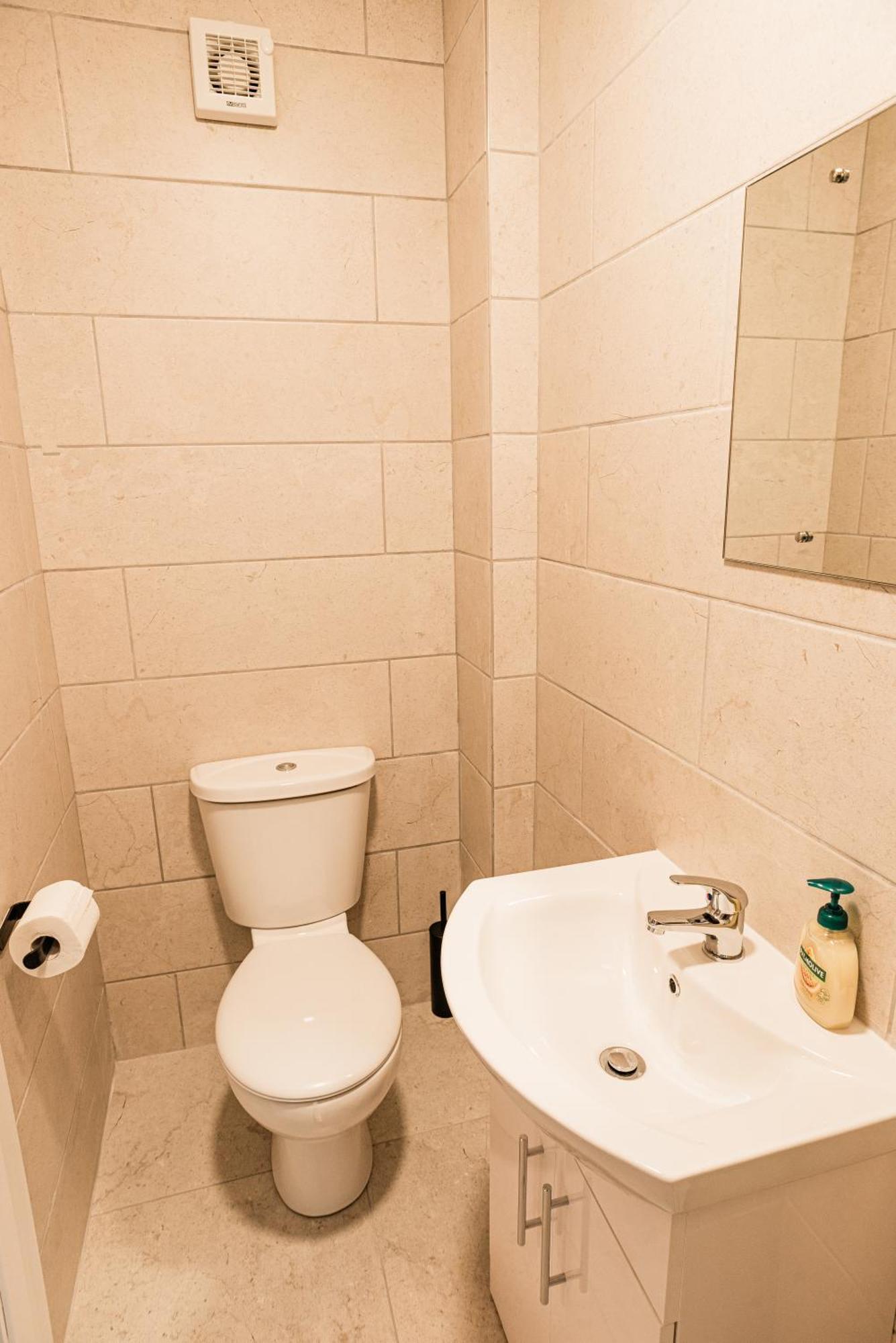 Hotel Westwood Court à Galway Extérieur photo